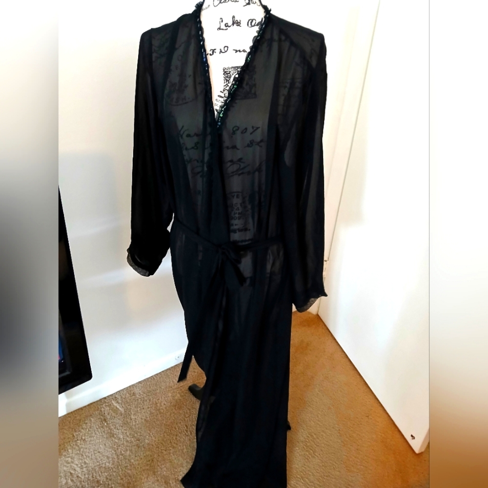 Elegant Black Vtg Flora Full Length Hostess  Robe Sz LG/XL